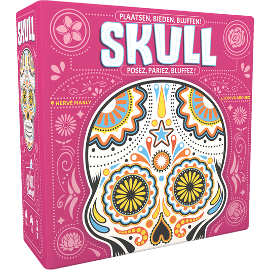 The Skull NL/FR bluffen bordspel by Space Cowboys has a pink box with ornate skull art inspired by Dia de los Muertos, Dutch and French text, and designer Hervé Marly’s name on the front.
